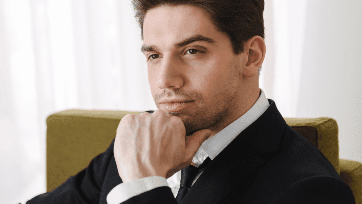 The 10 Everyday Habits That Make You Look Instantly Wealthier