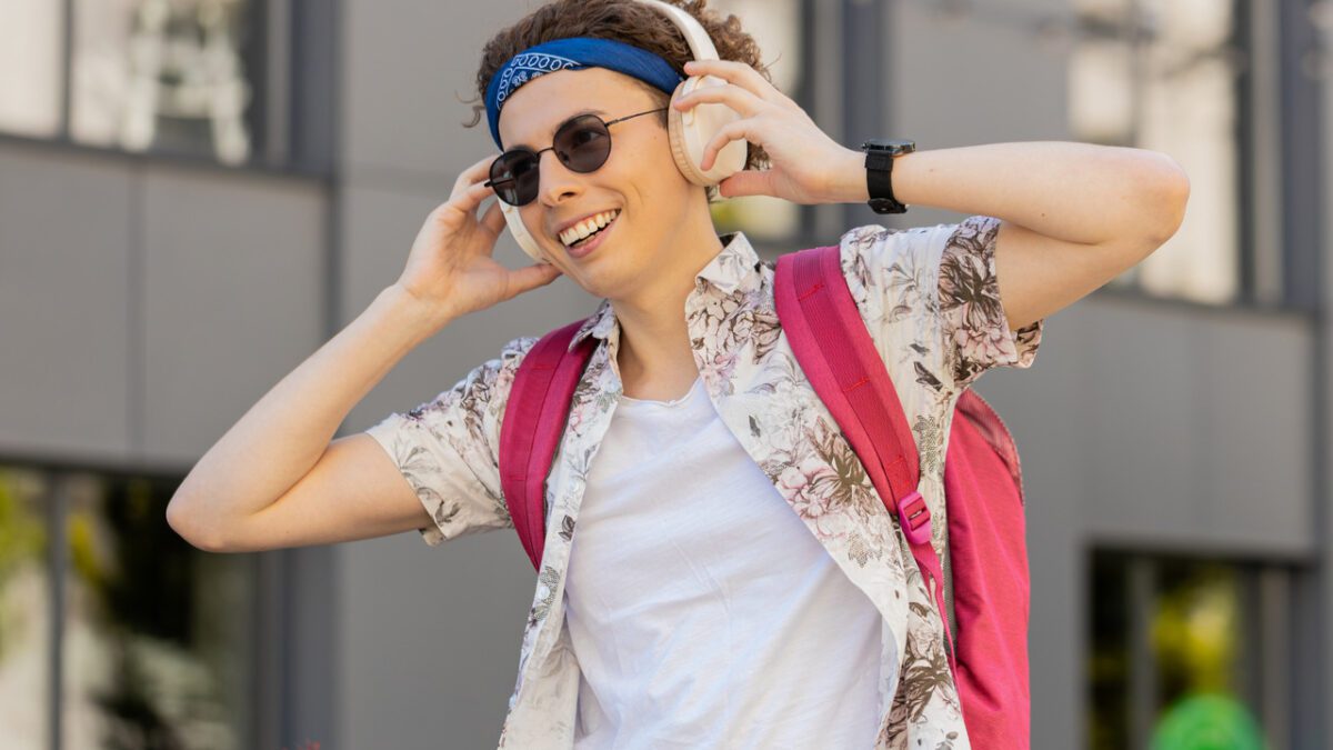 The 10 Songs That Instantly Transport You Back to the 2000s