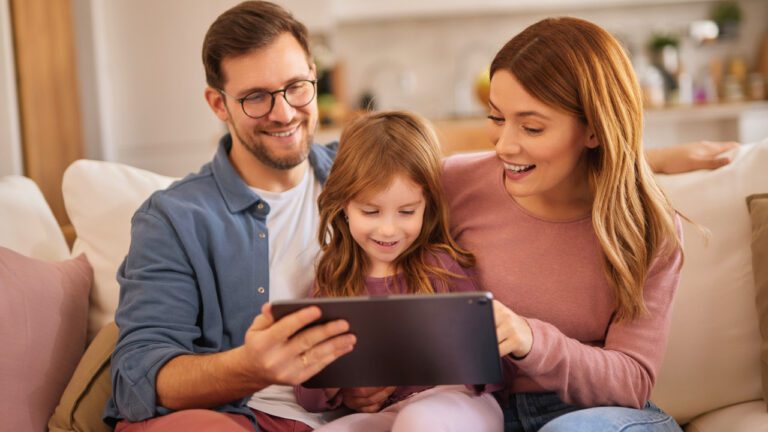 The 9 Screen-Time Rules That Are Actually Working for Modern Families