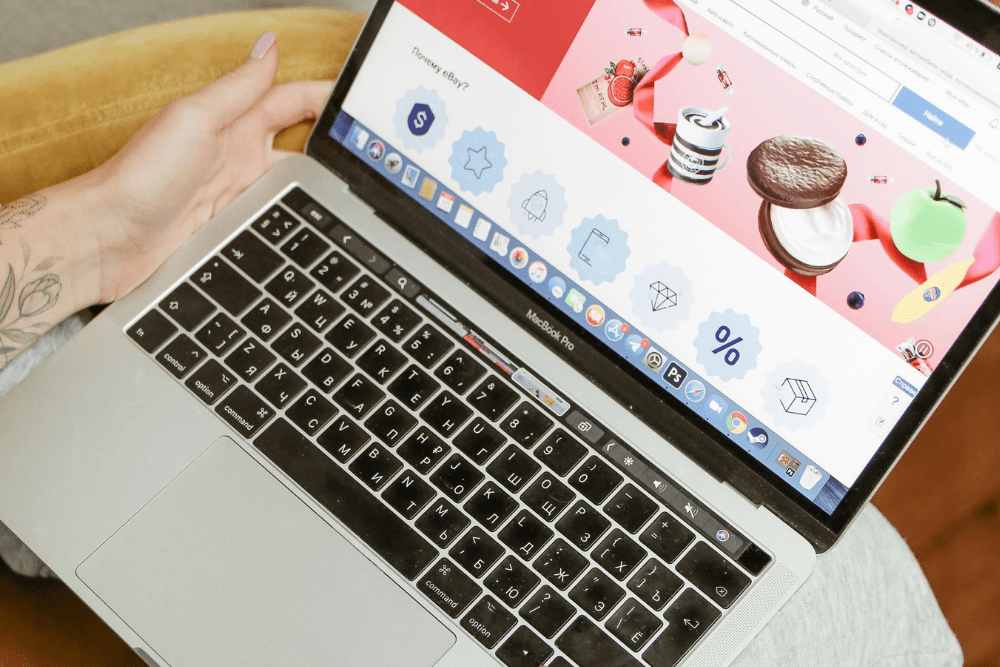 AI Is Now Your Personal Holiday Shopper