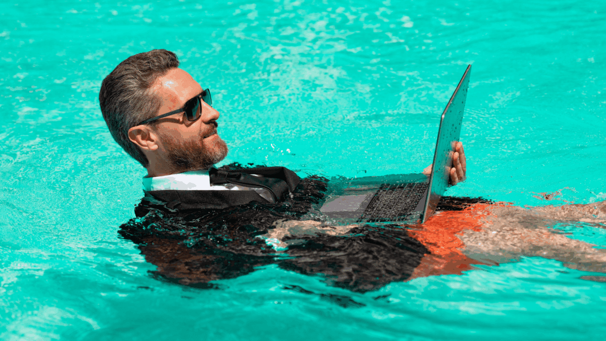 The 7 Moves Successful People Do Before the Week Ends