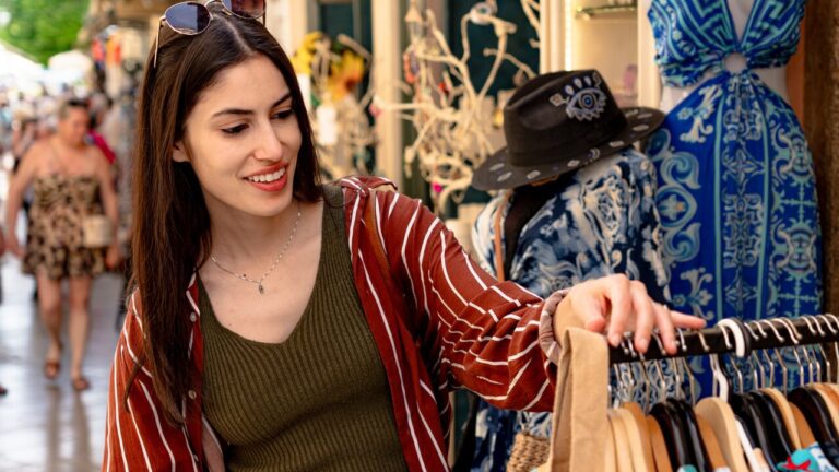 The 10 Things Travelers Do That Locals Secretly Love