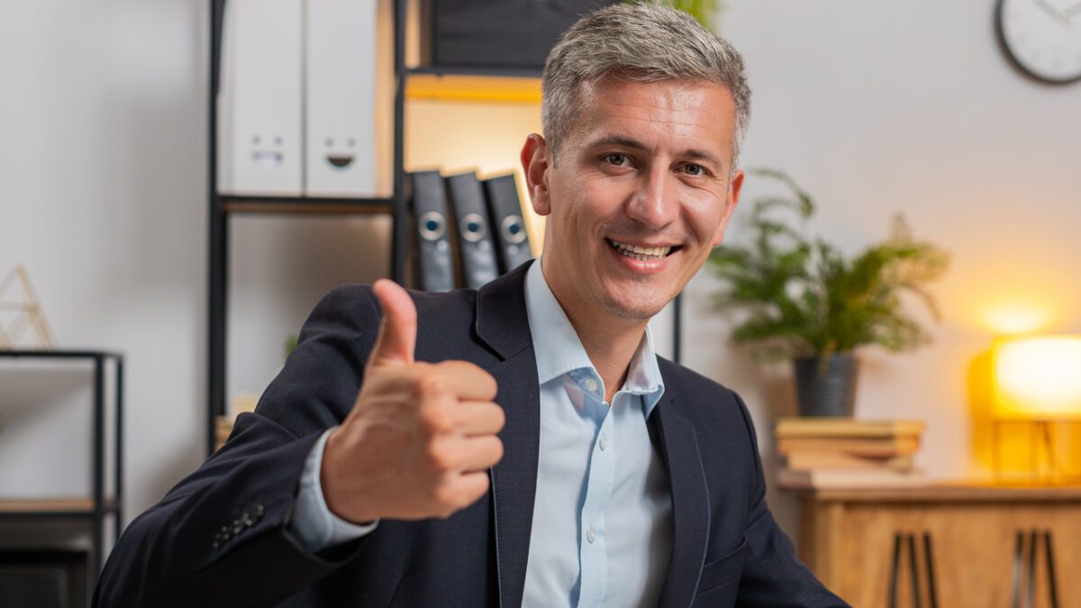 The 7 Green Flags in a Workplace (That People Rarely Notice)