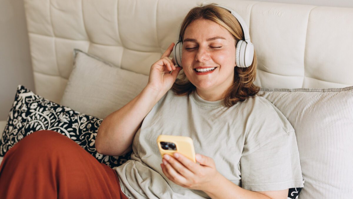 The 9 Podcasts Every Music Fan Should Listen To