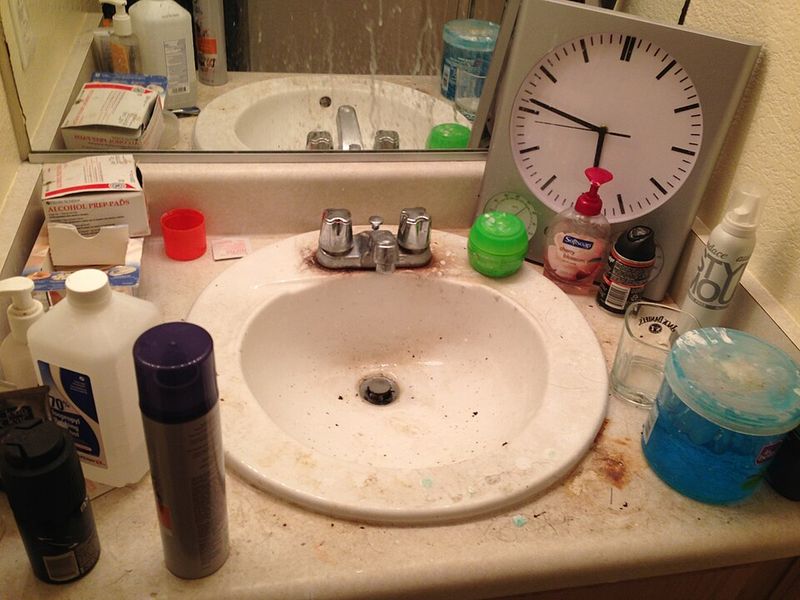Bathroom Cleaning He Pretends Not to See Bathroom Cleaning He Pretends Not to See