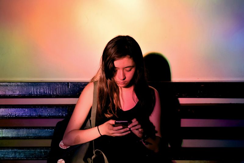 Divided attention can interrupt connection Divided attention can interrupt connection