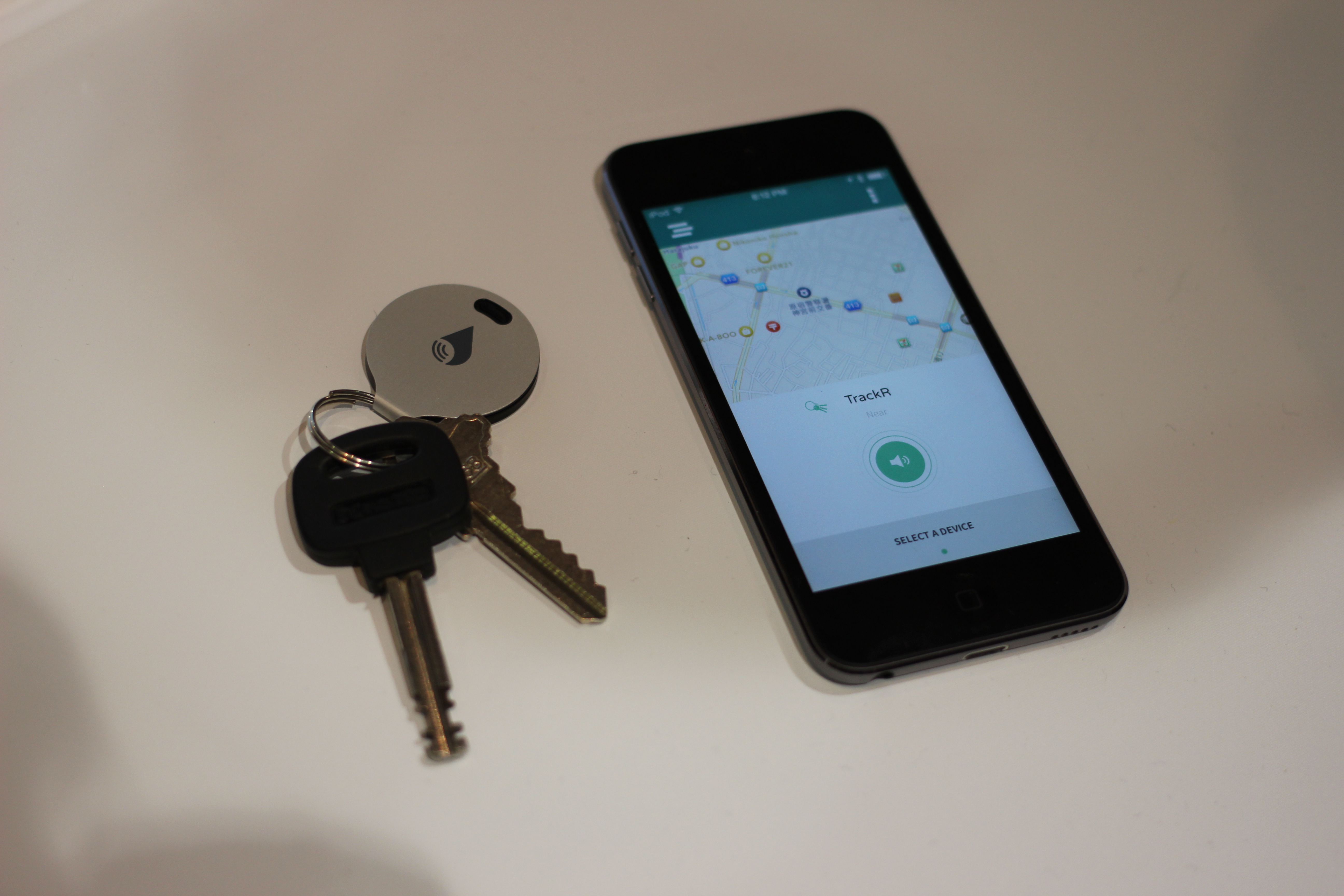 Tracking You Through Shared Apps and Photos Tracking You Through Shared Apps and Photos