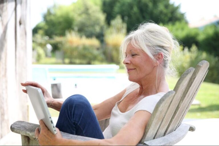 According to Psychologists: These 9 Small Freedoms a Woman Claims in the First Year She Stops Waiting for Him