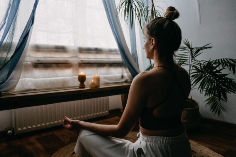 Being Single Beats Fighting to Keep the Wrong Relationship Alive Every Single Time