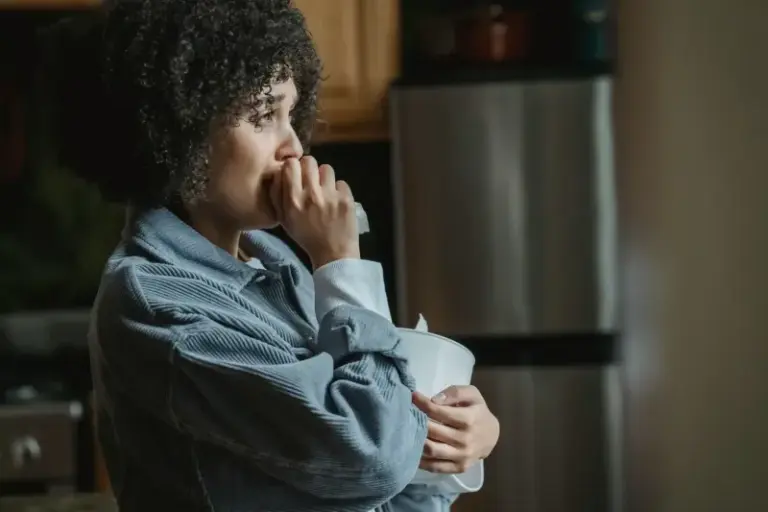 The Woman Who Stopped Answering His Calls the Second They Ring Isn’t Ignoring Him – She Just Reclaimed the Right to Finish Her Own Thought First
