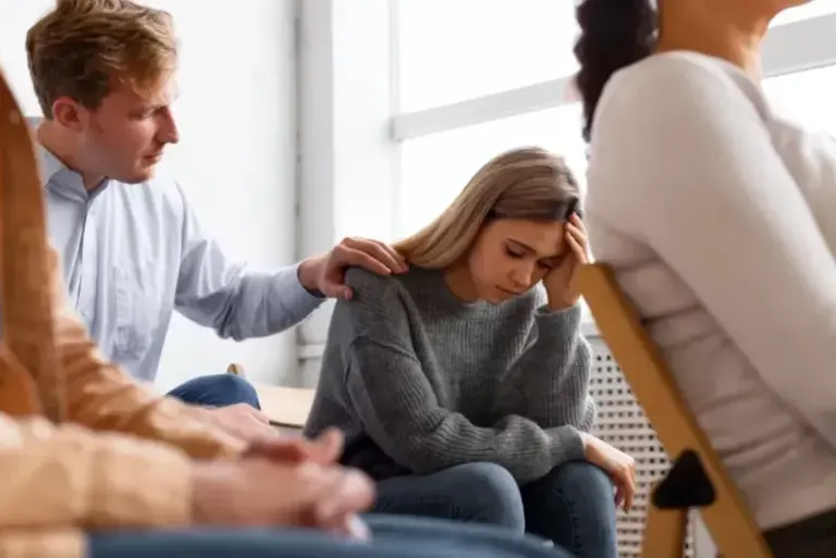 The Woman Who Never Asks for Help Isn’t Strong – She Learned No One Would Come