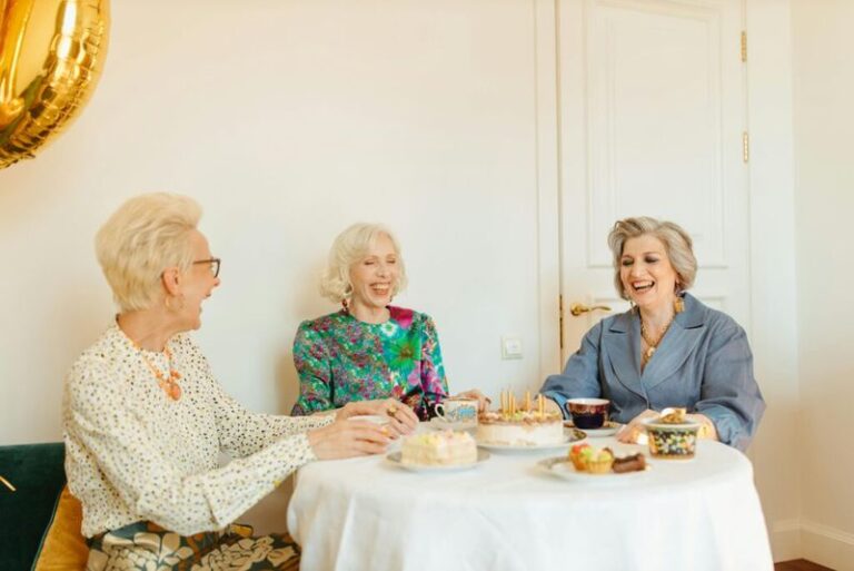 18 Reasons Older Women Who Live Alone Are Actually the Ones Who Won