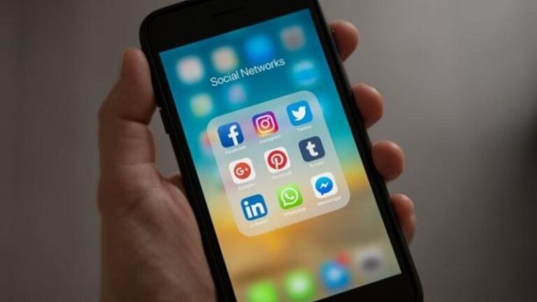 According to Psychologists: These 7 Text Replies a Narcissist Delays on Purpose So You Spend the Whole Day Waiting on Him